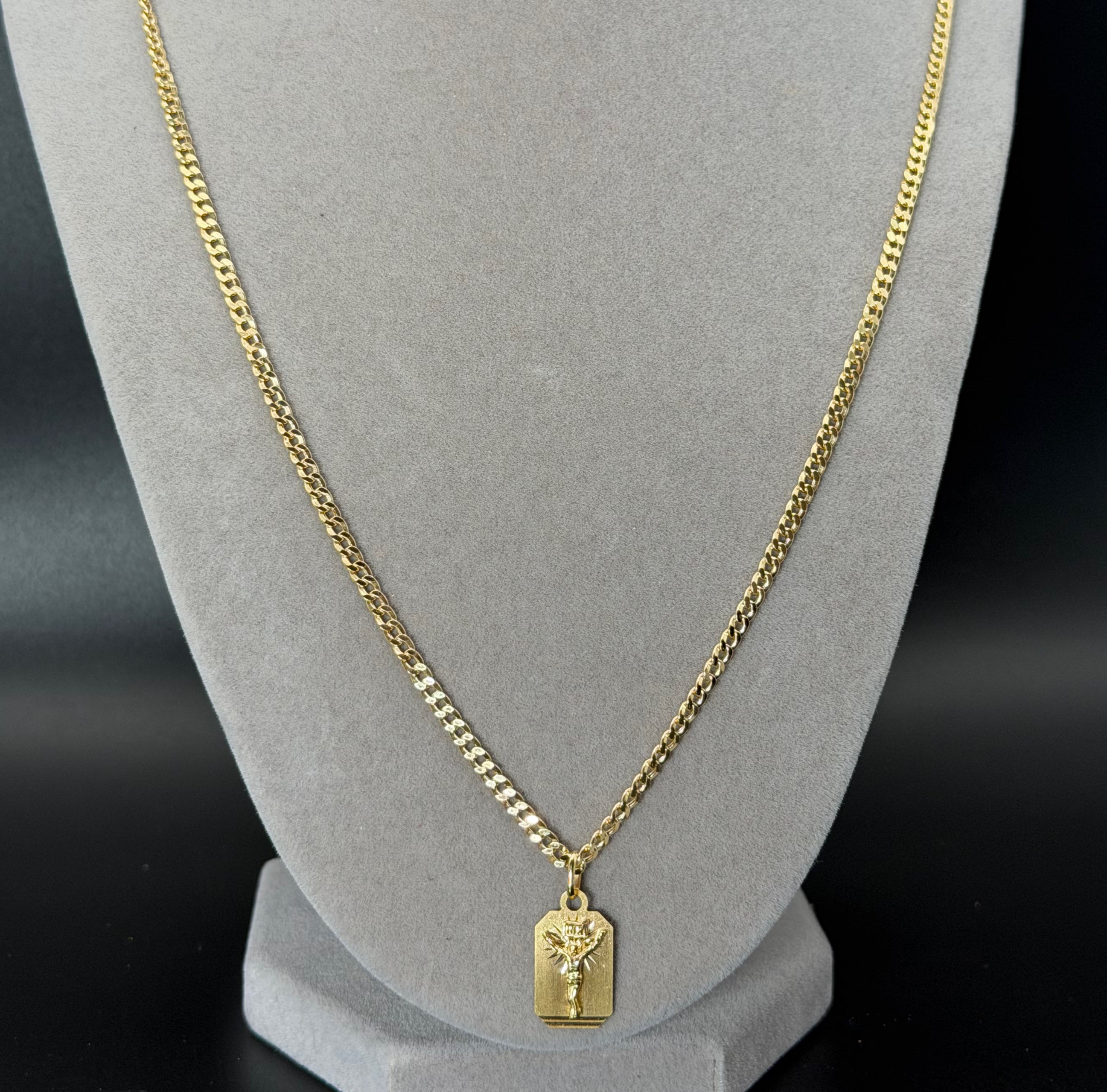 Classic Yellow Gold Cuban Link Chain Necklace