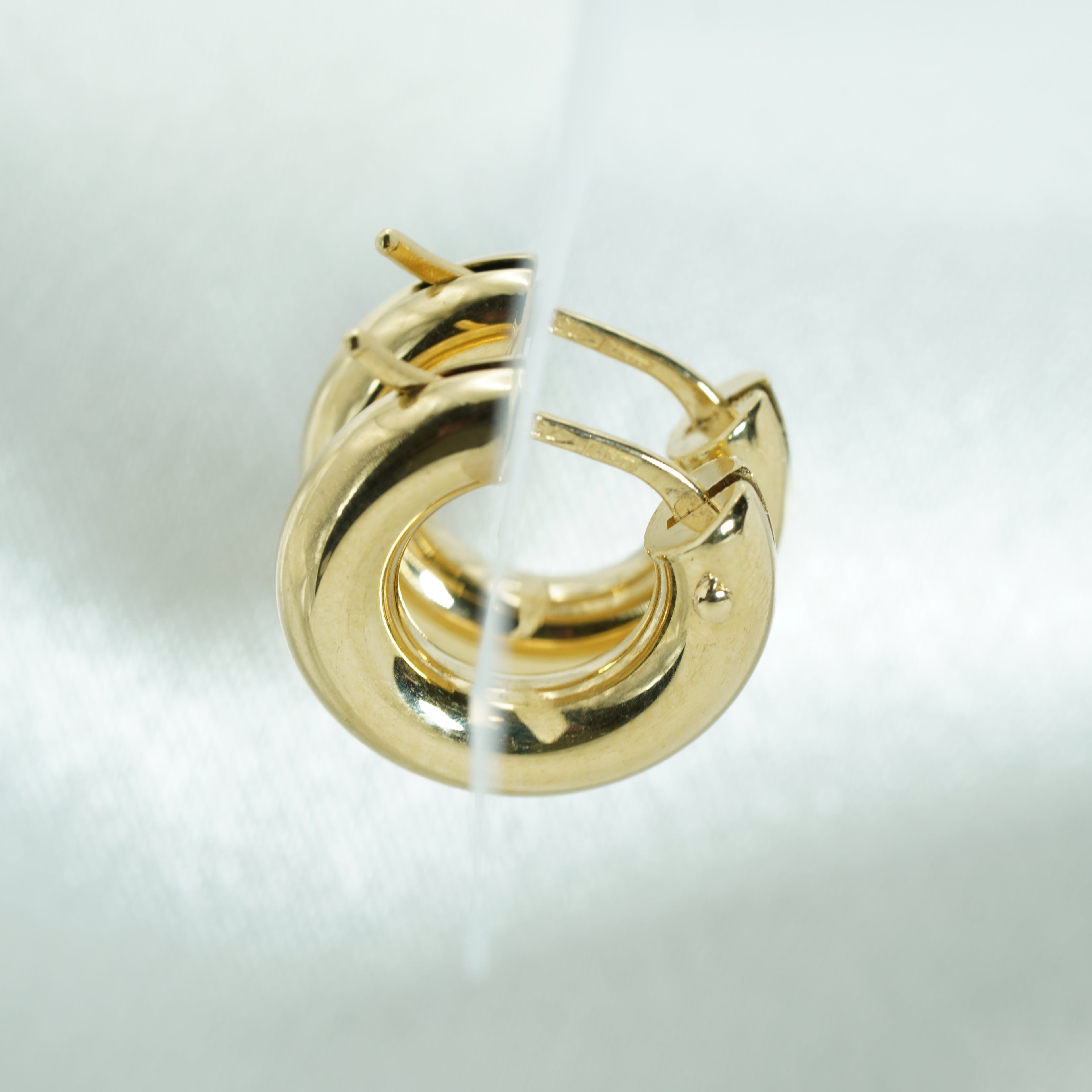 Chunky Tubular Hoop Earrings in Yellow Gold