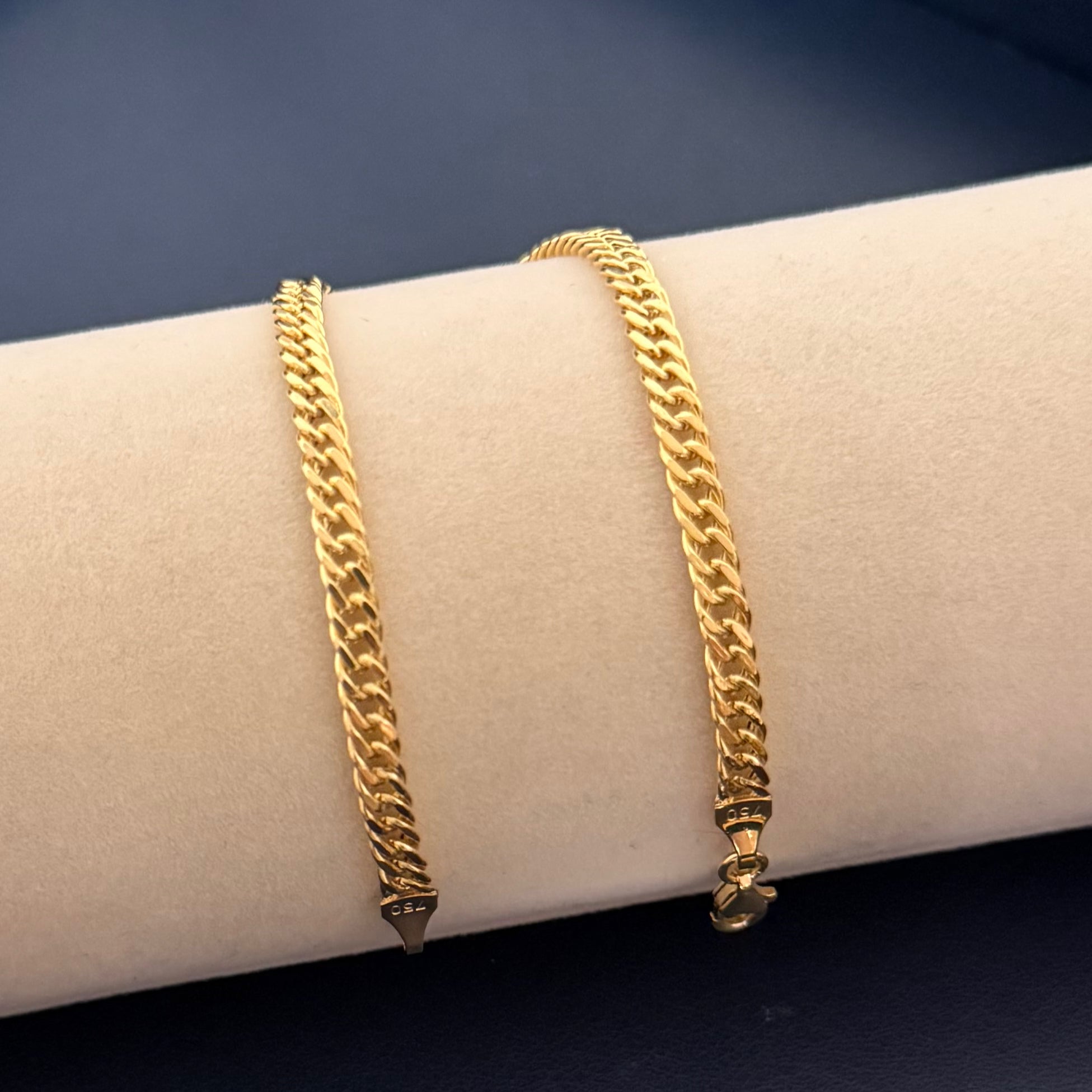 Yellow Gold Curb Link Chain Bracelet