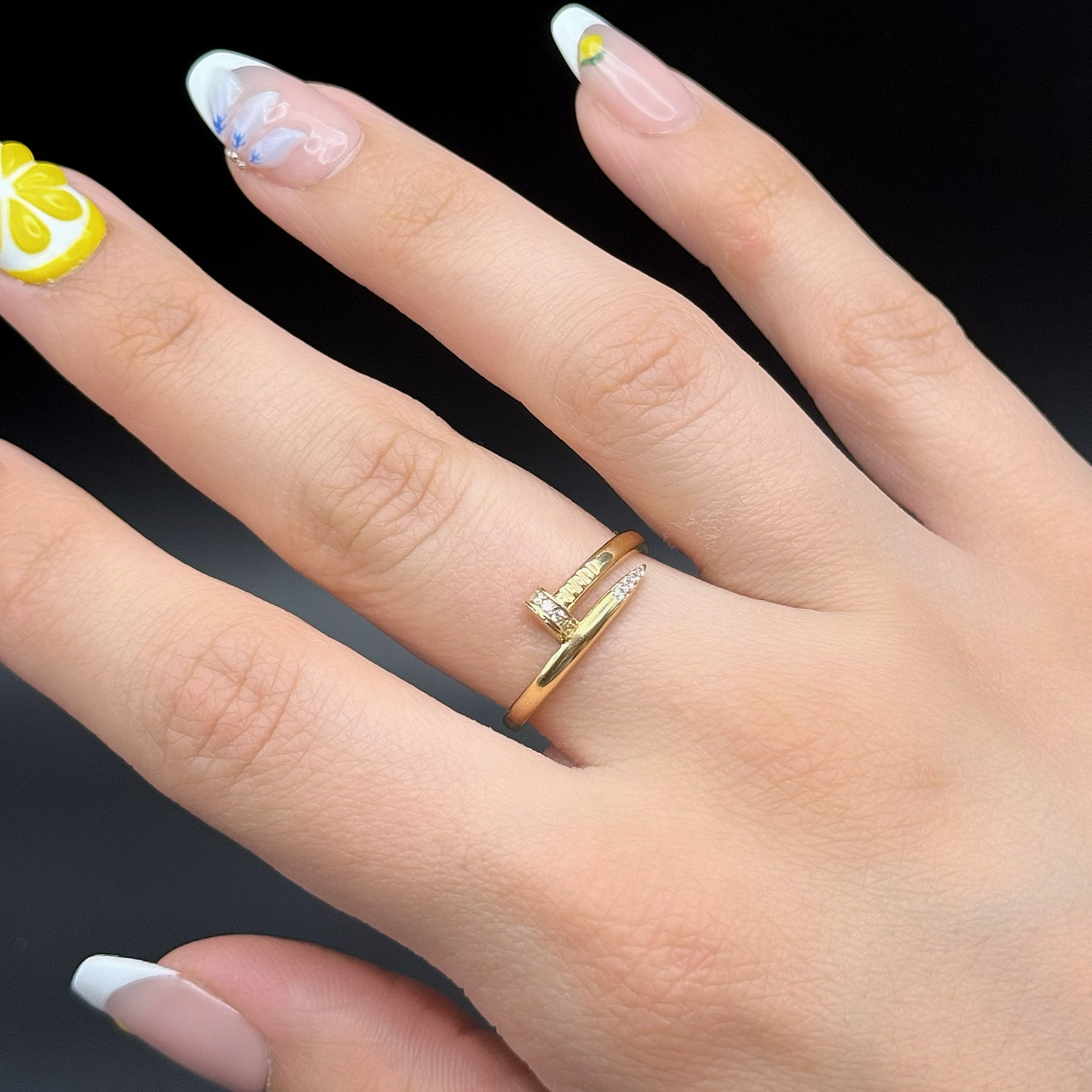 Zircon Accent Nail Wrap Ring in Yellow Gold