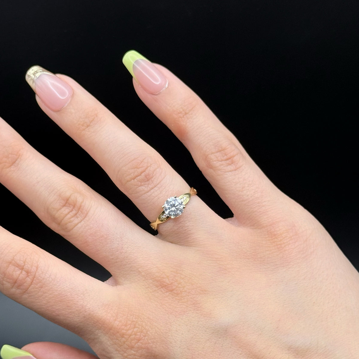 Yellow Gold Round Zircon Ring with Accented Band