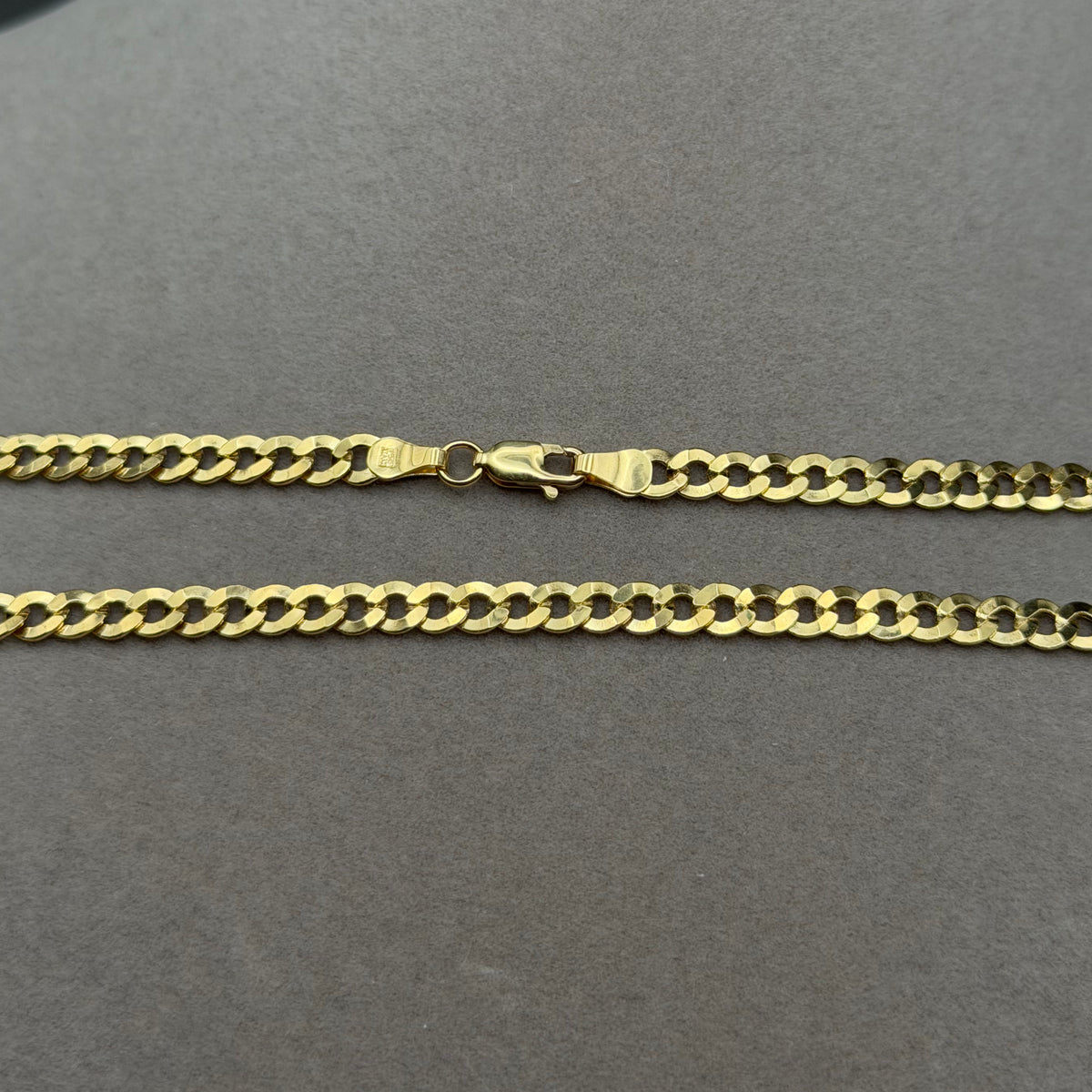 Classic Cuban Chain Necklace in Yellow Gold