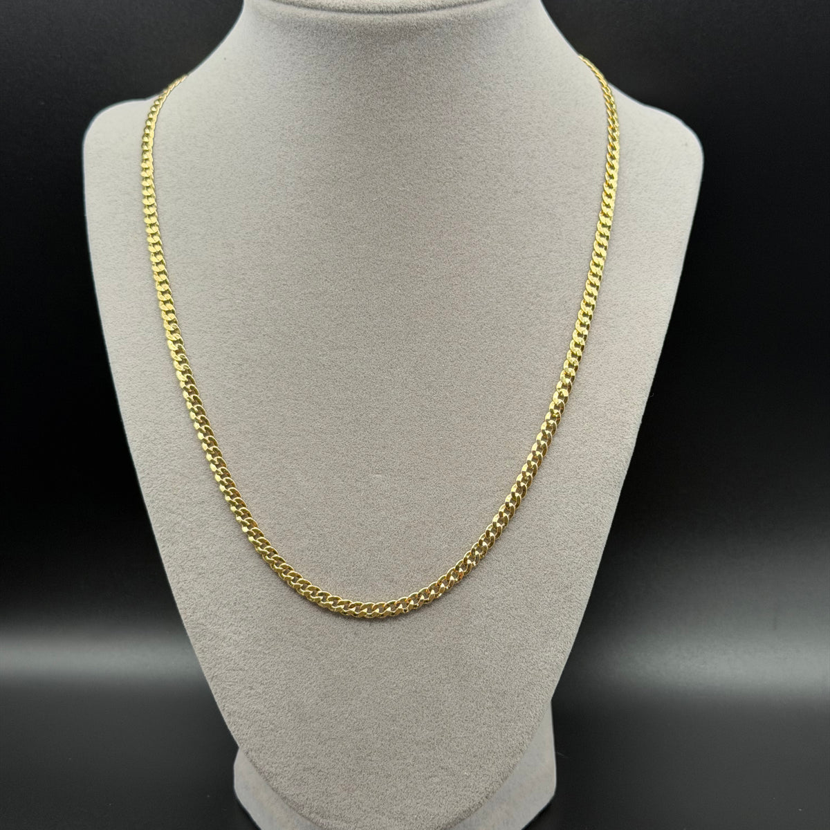Classic Yellow Gold Cuban Link Chain Necklace