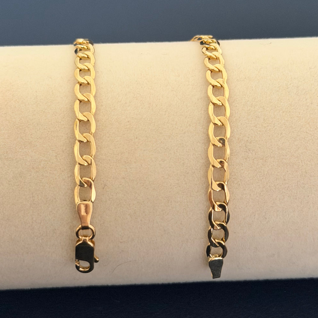 Classic Curb Link Chain Bracelet — Yellow Gold