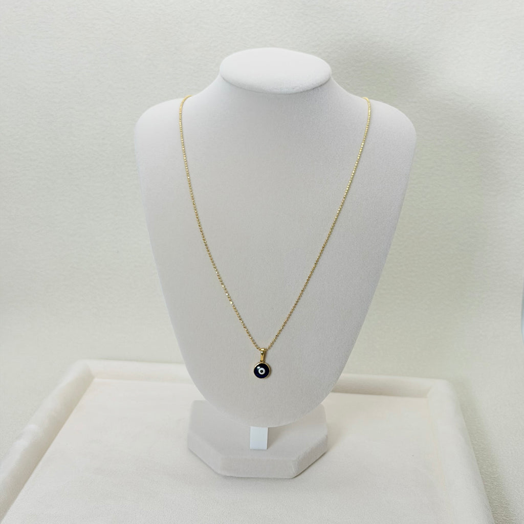 Yellow Gold Onyx Pendant Necklace