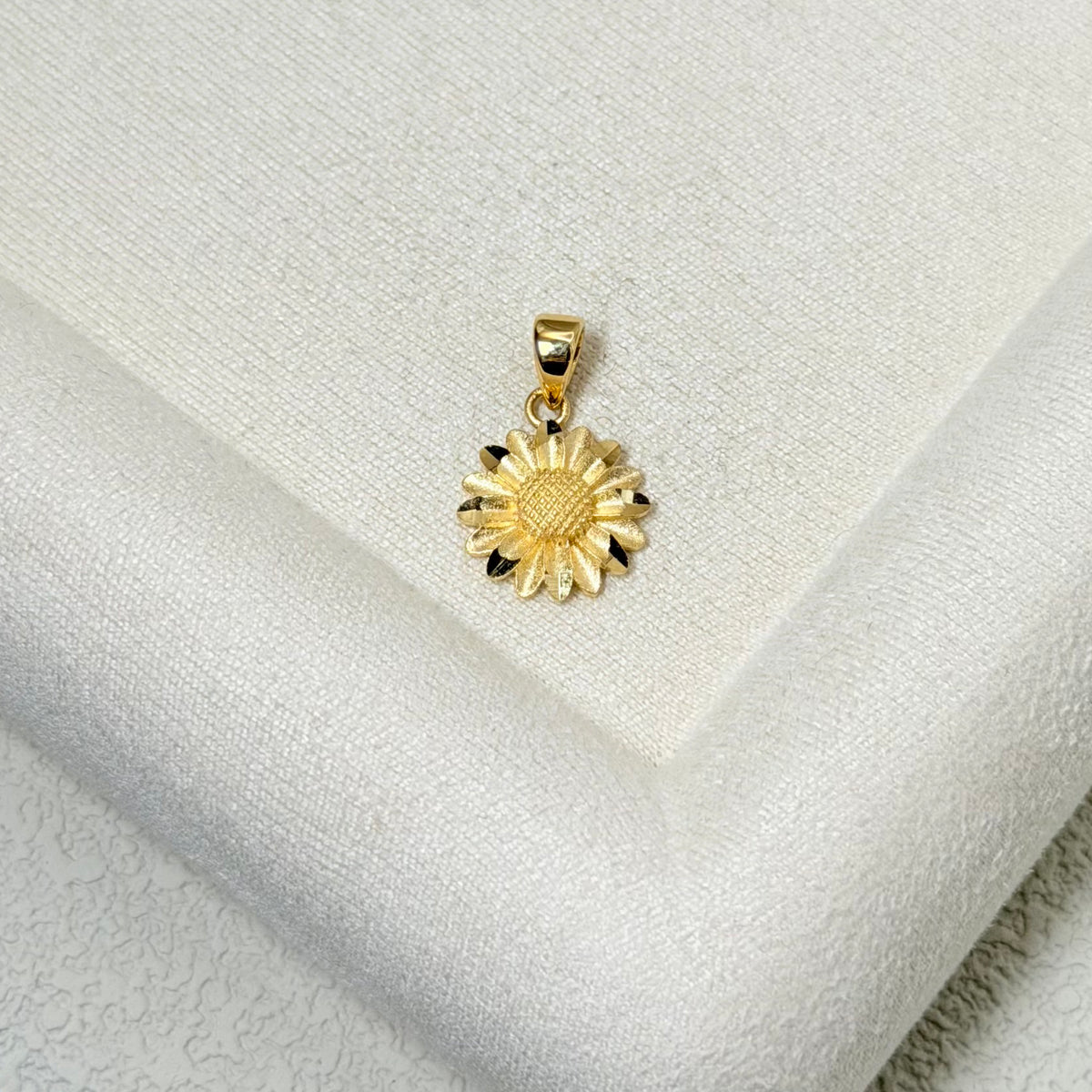 Yellow Gold Sunflower Pendant