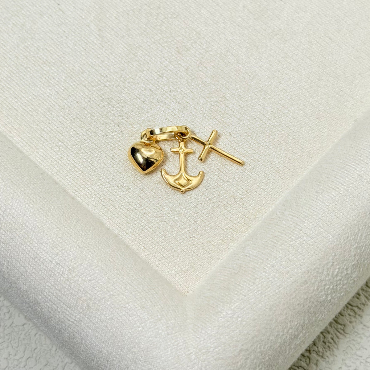 Faith Hope Love Charm Pendant in Yellow Gold