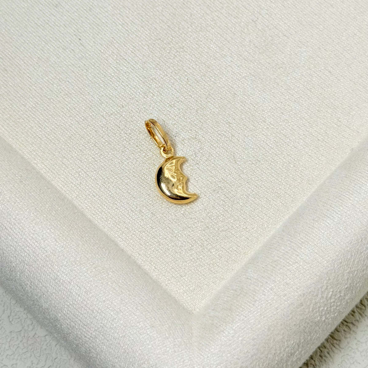 Yellow Gold Crescent Moon Face Pendant