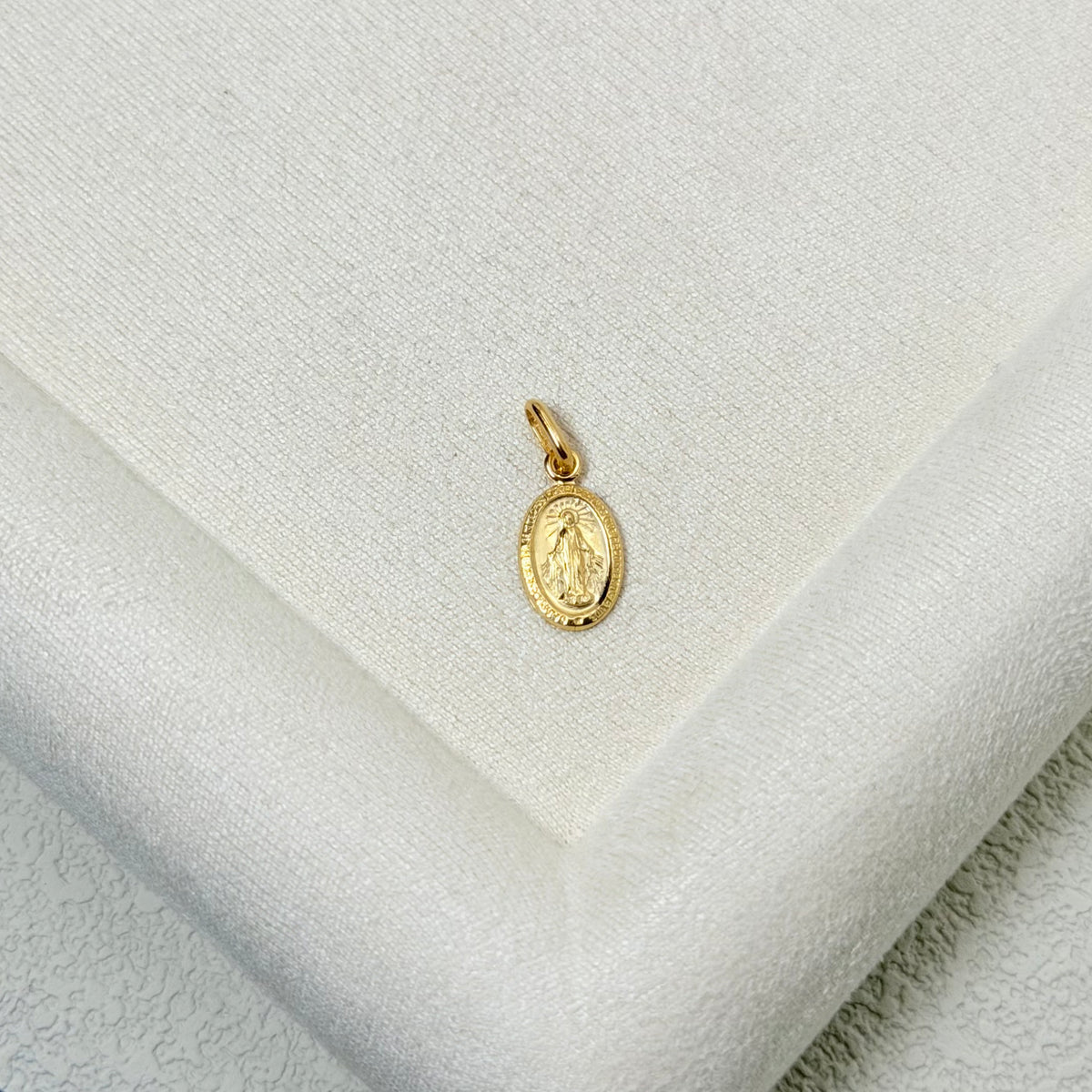 Yellow Gold Miraculous Medal Oval Pendant