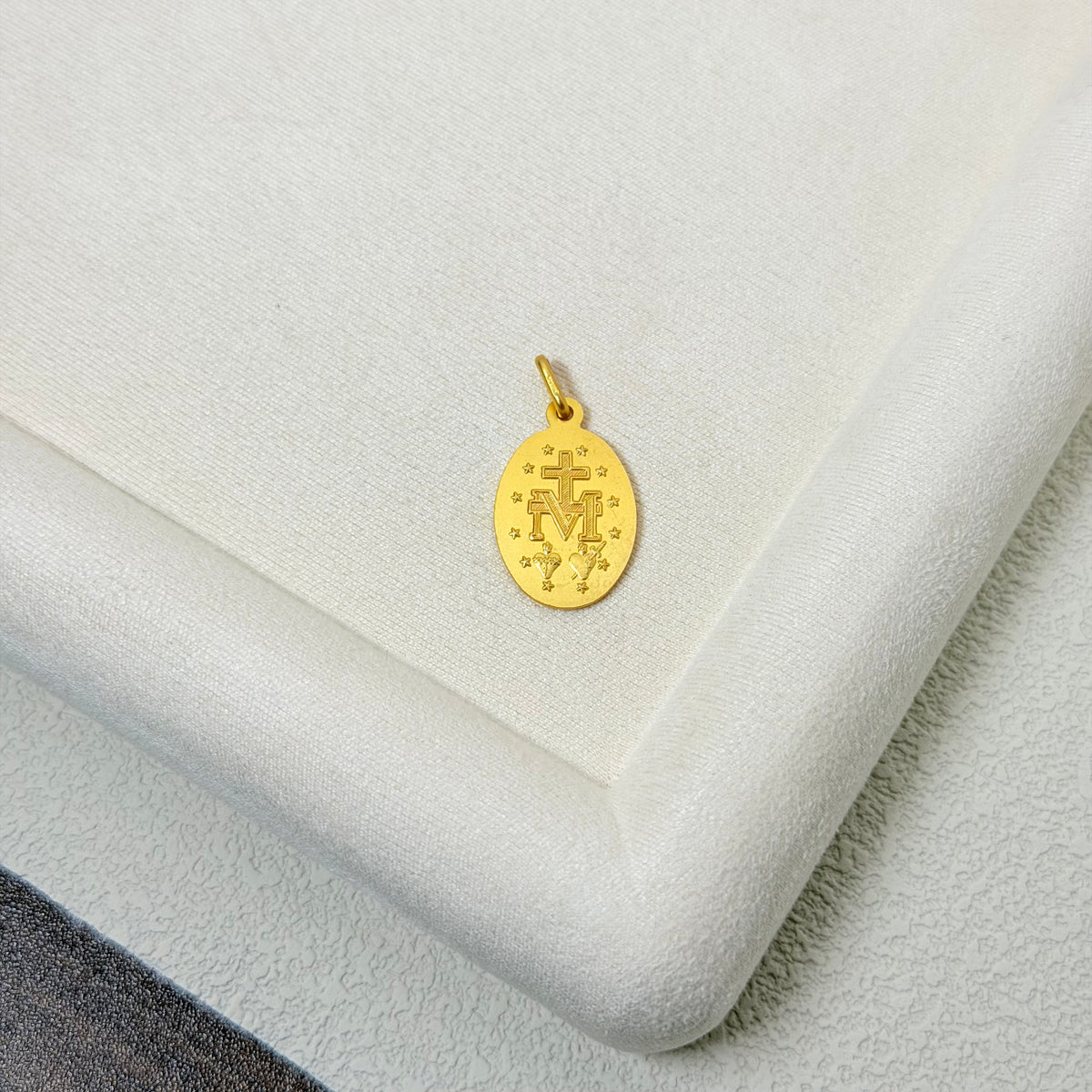 Yellow Gold Miraculous Medal Oval Pendant