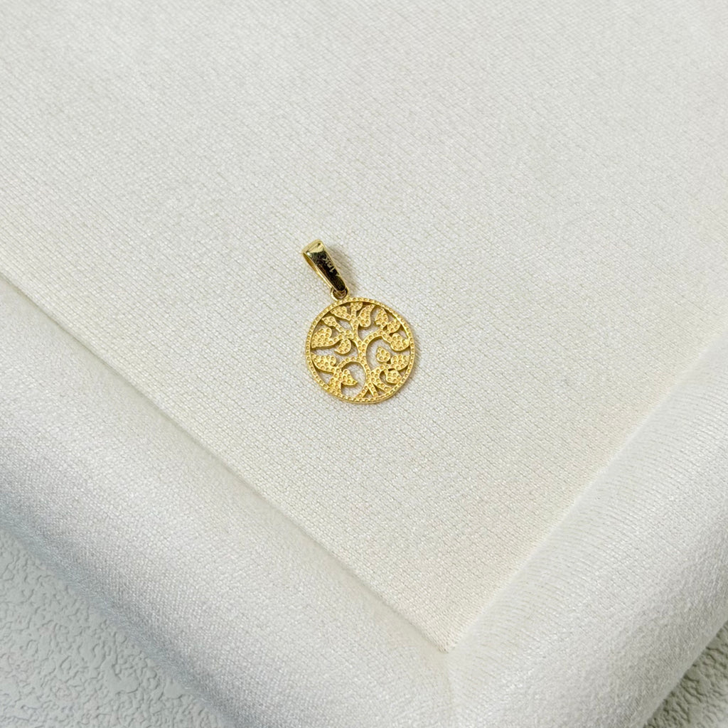 Textured Tree of Life Pendant in Yellow Gold