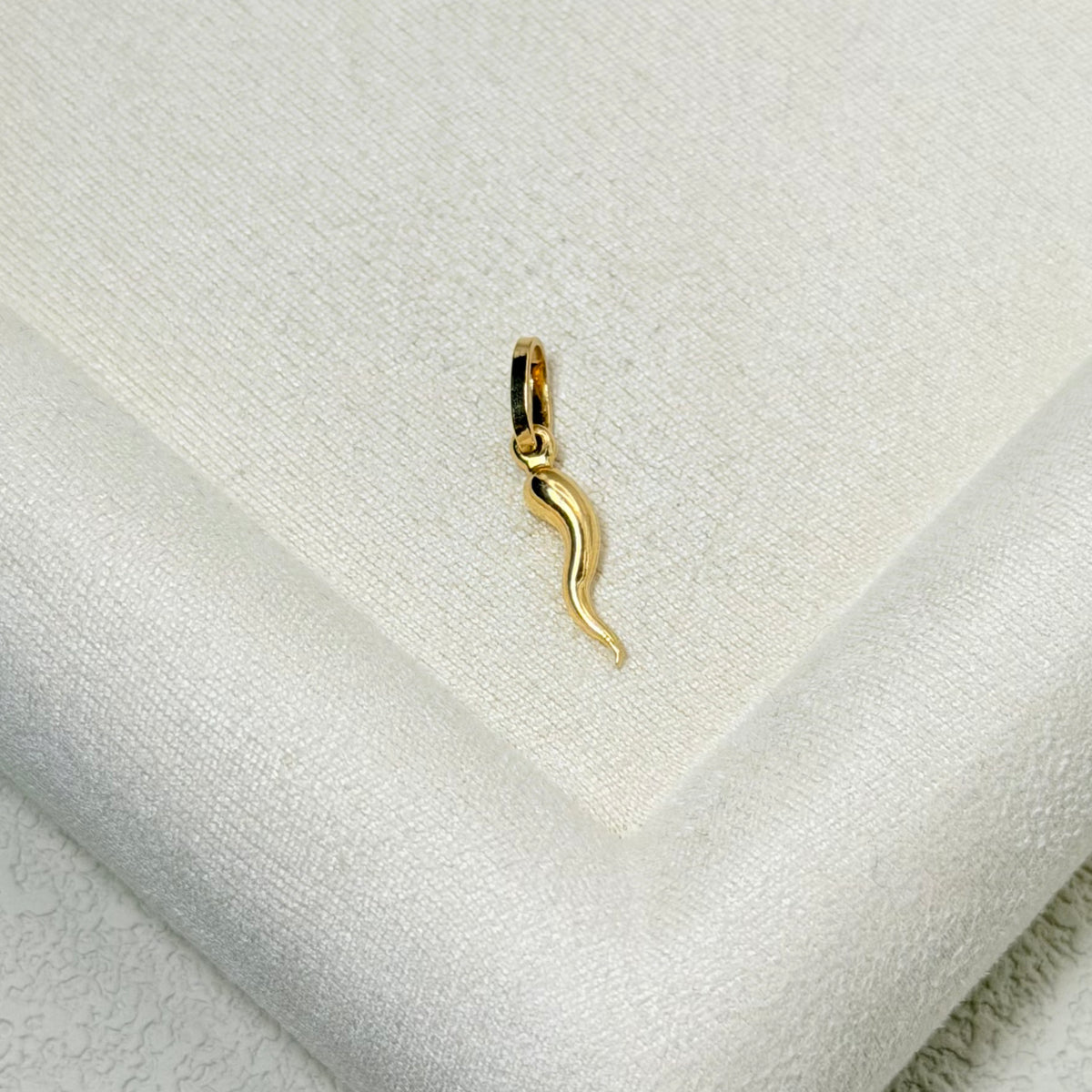 Yellow Gold Italian Horn Pendant