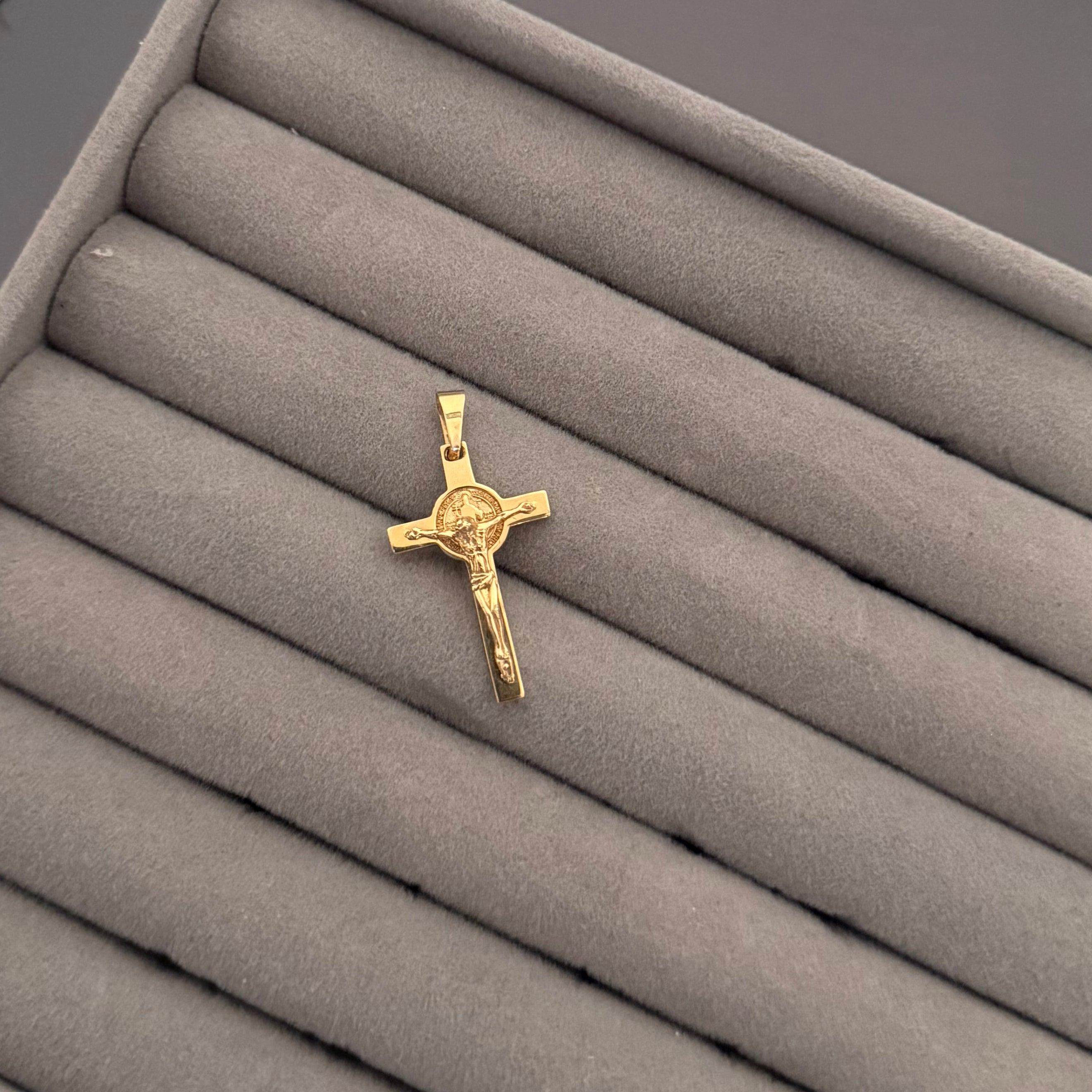 Yellow Gold Crucifix Pendant with Circular Motif