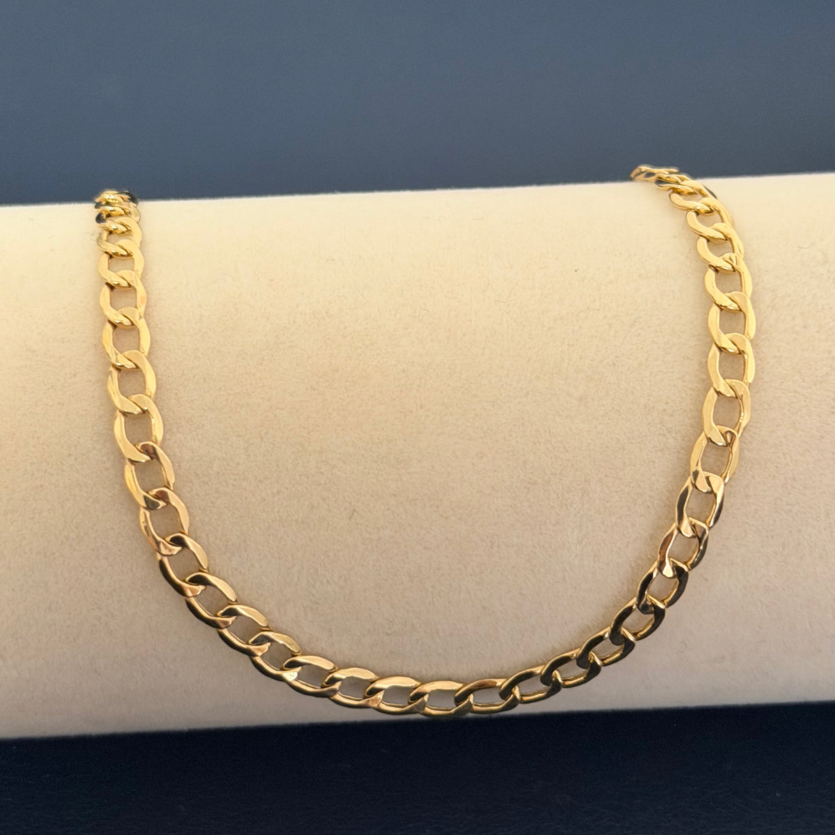 Classic Curb Link Chain Bracelet — Yellow Gold