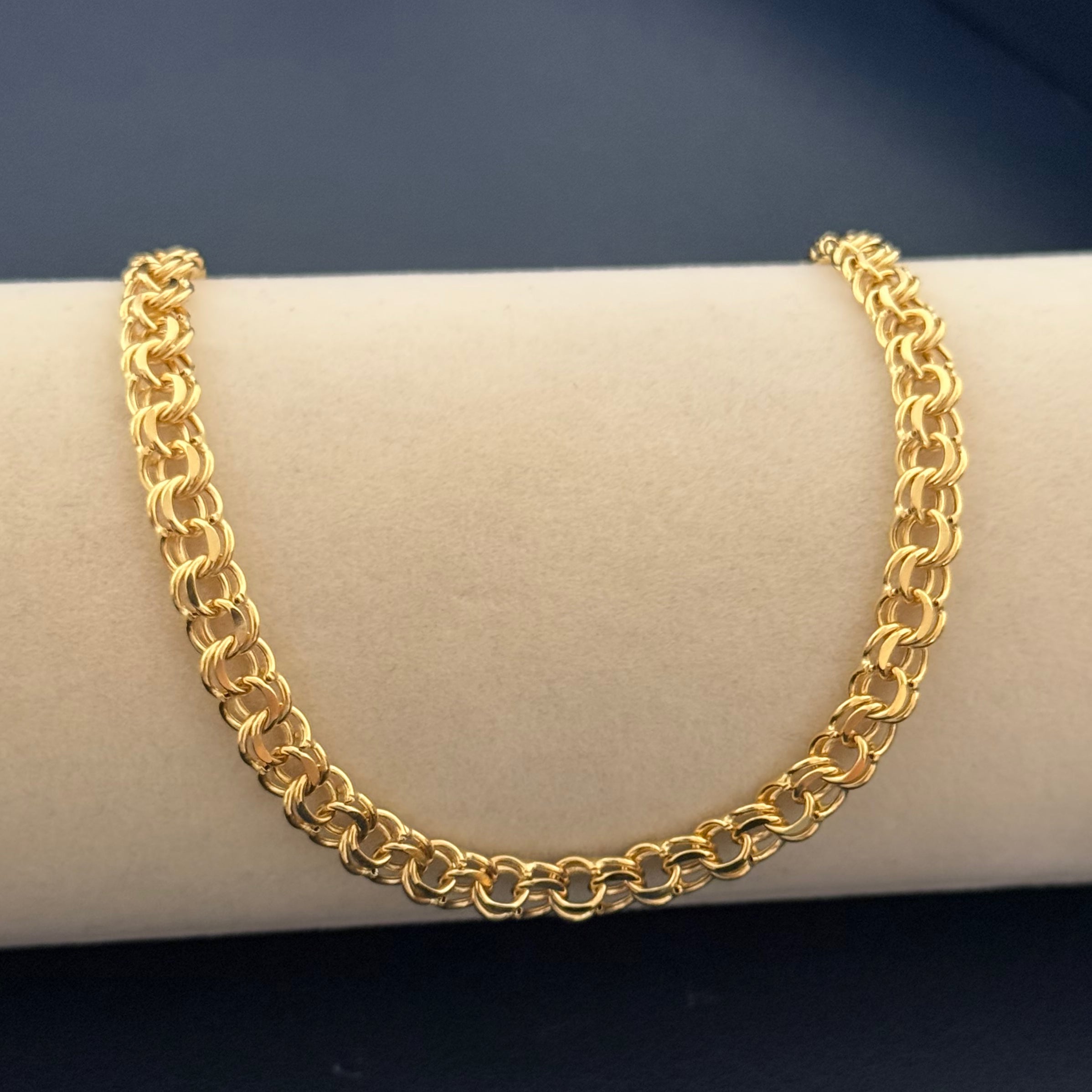 Yellow Gold Interlocking Link Chain Bracelet