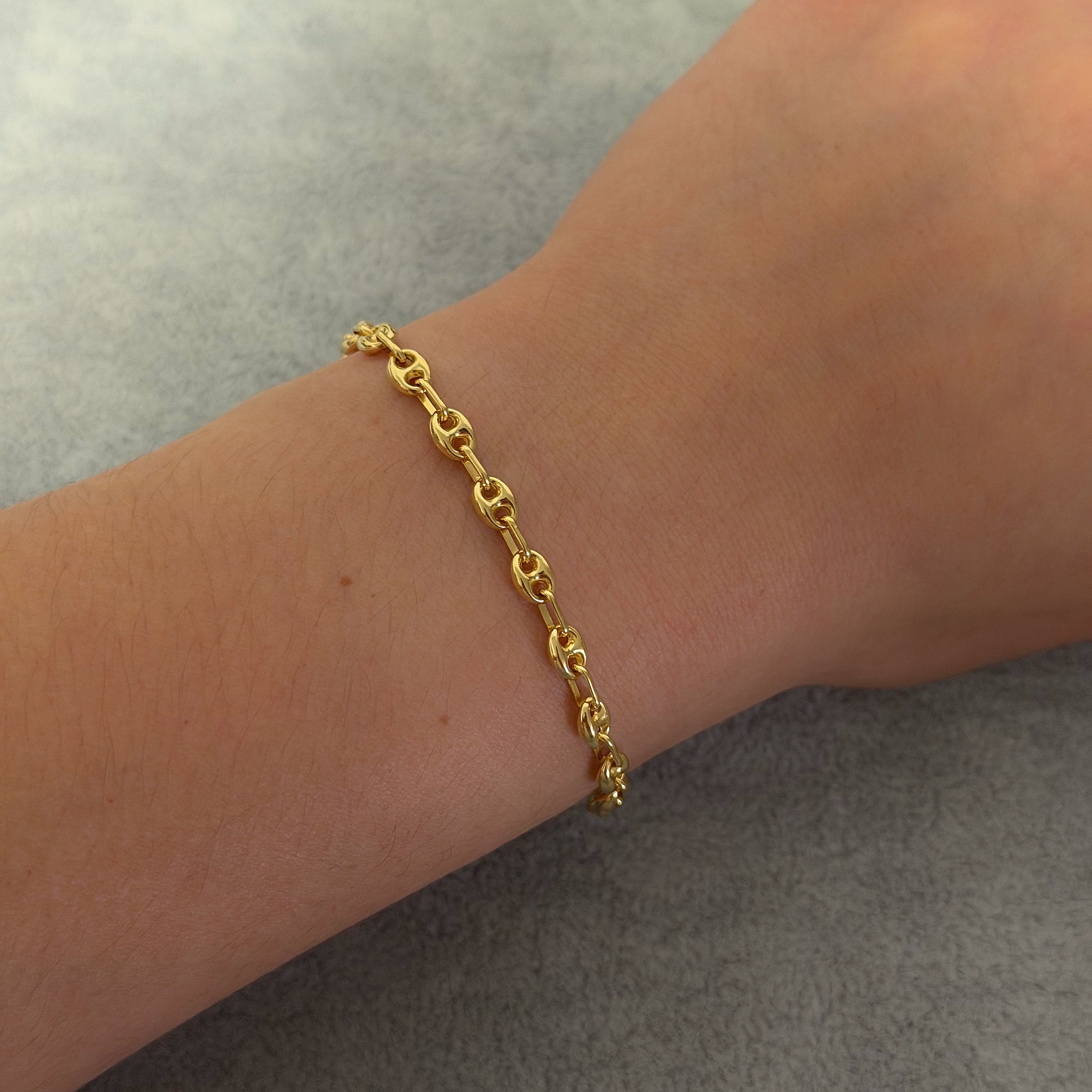 Classic Yellow Gold Mariner Link Chain Bracelet