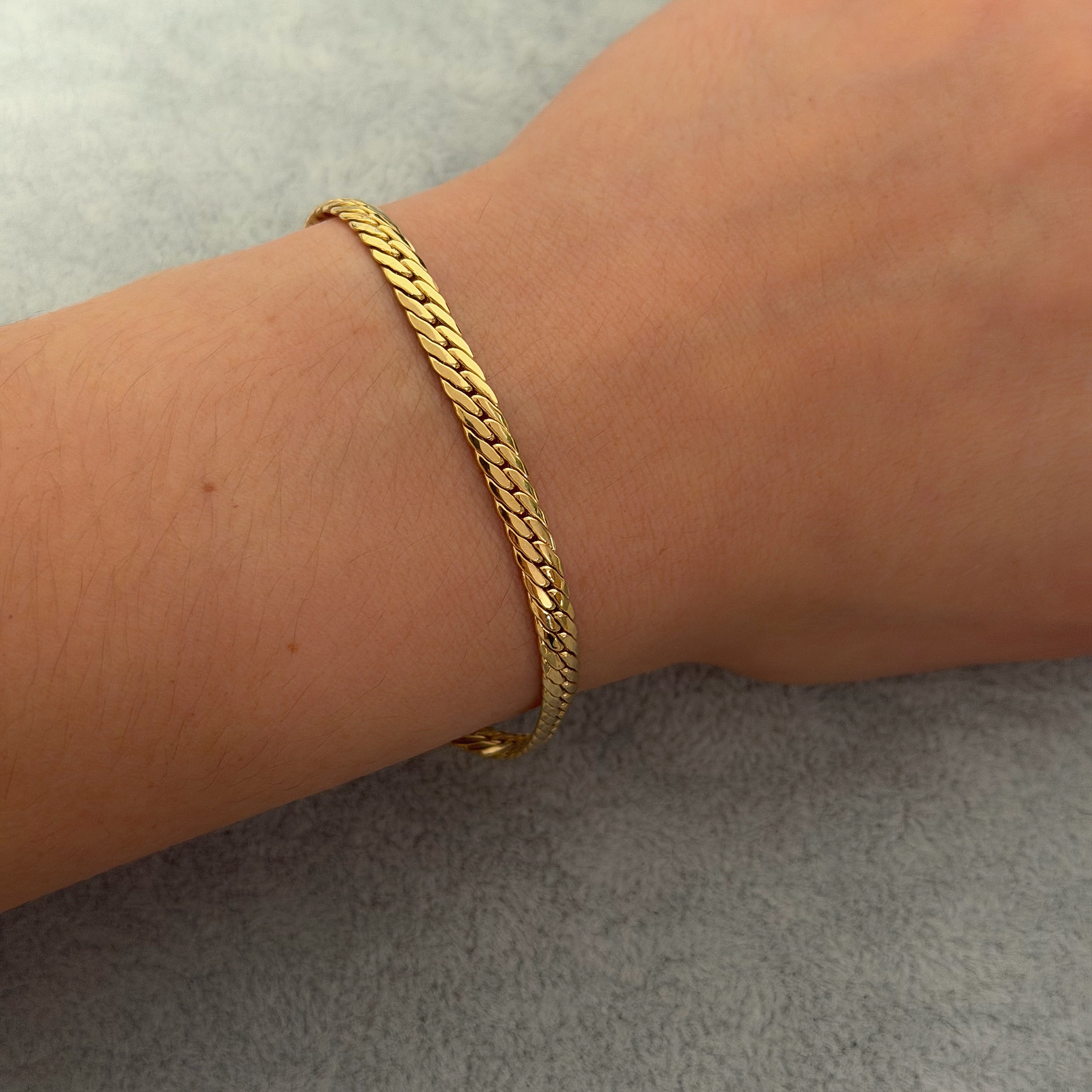 Classic Woven Link Chain Bracelet in Yellow Gold