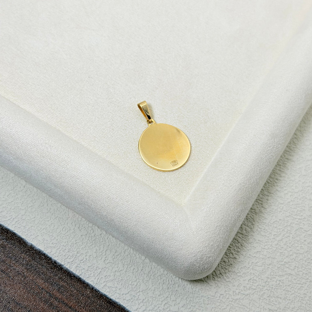 Yellow Gold Medallion Pendant with Artful Drawing