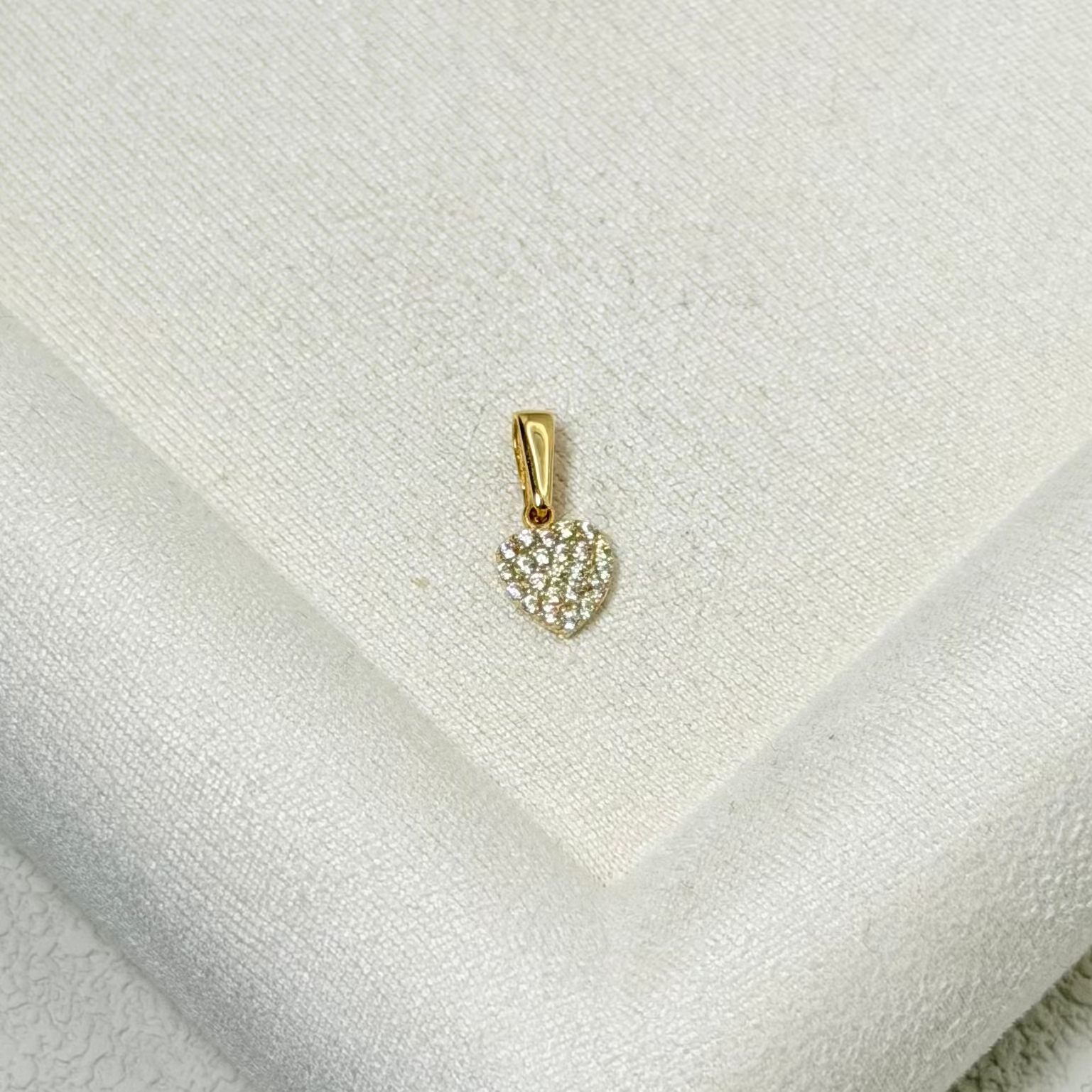 Pavé Zircon Heart Pendant in Yellow Gold