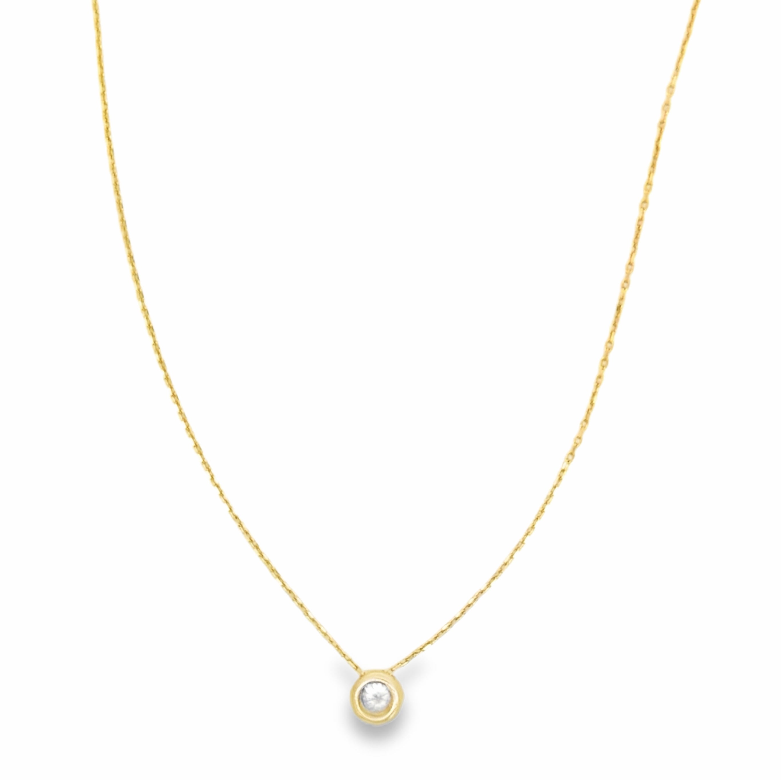 Round zirconia Bezel Pendant Necklace in Yellow Gold