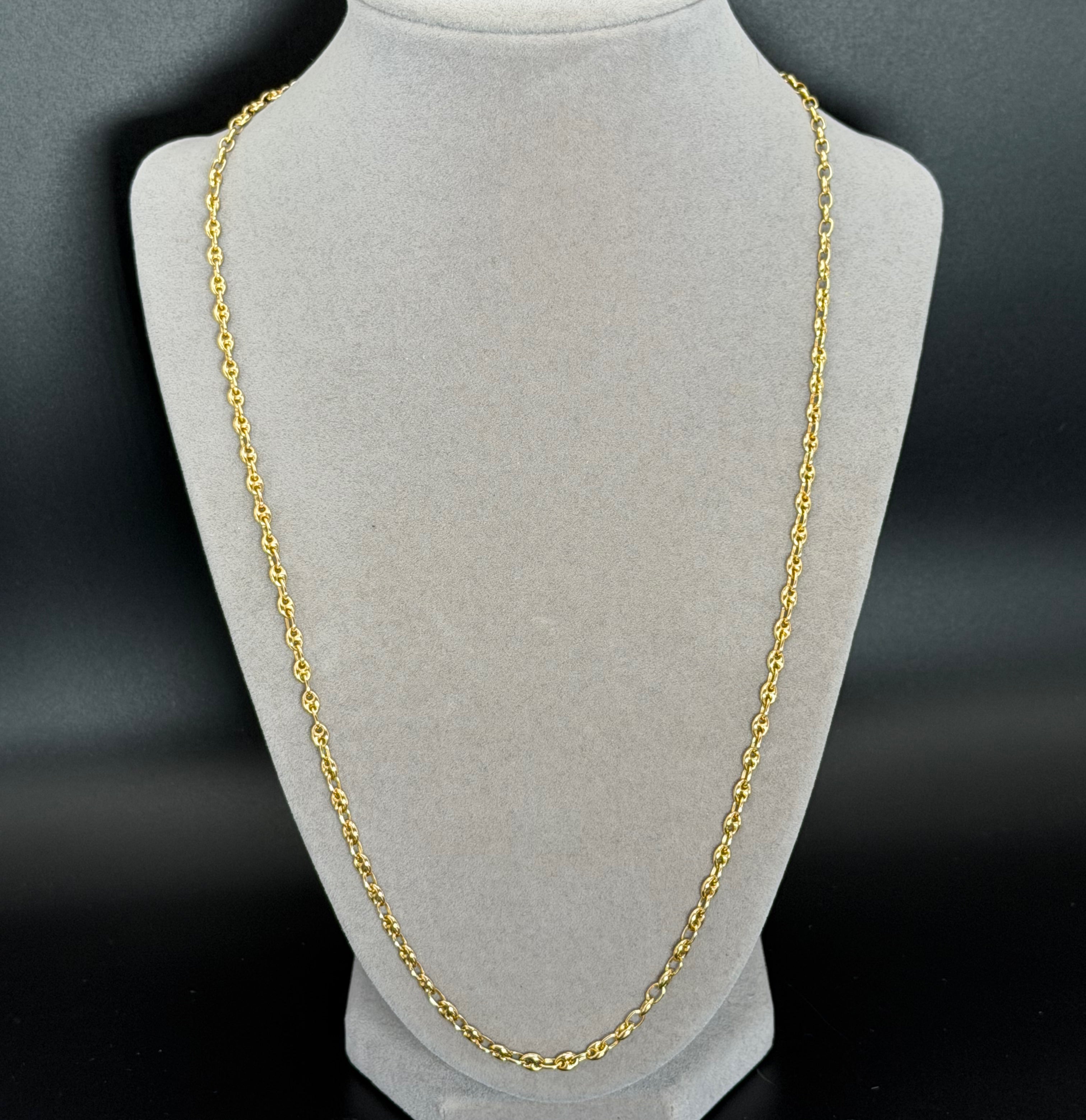 Classic Mariner Link Chain Necklace in Yellow Gold